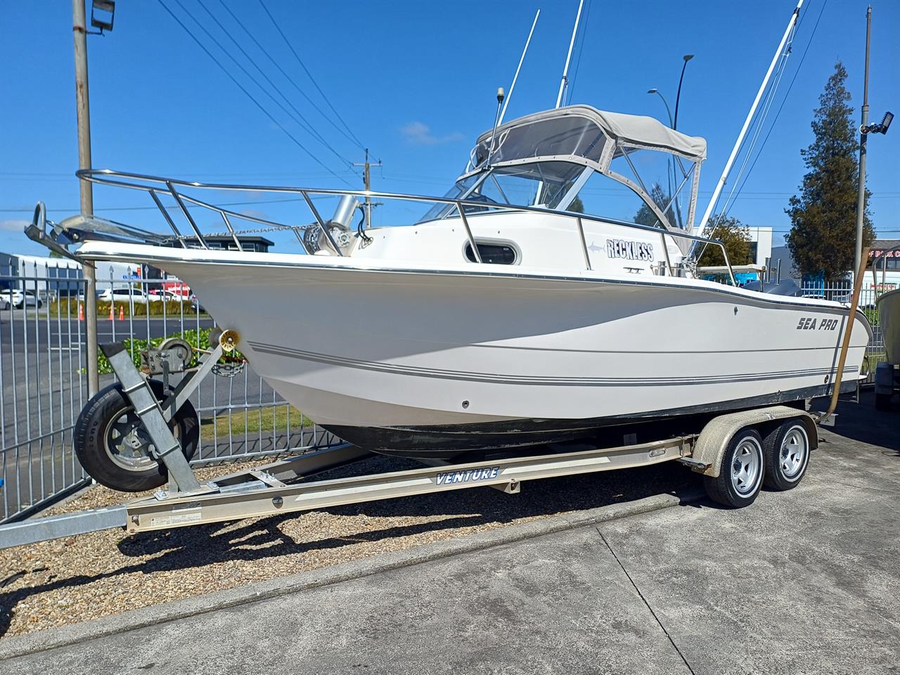 2004 Sea Pro 22 Walkaround