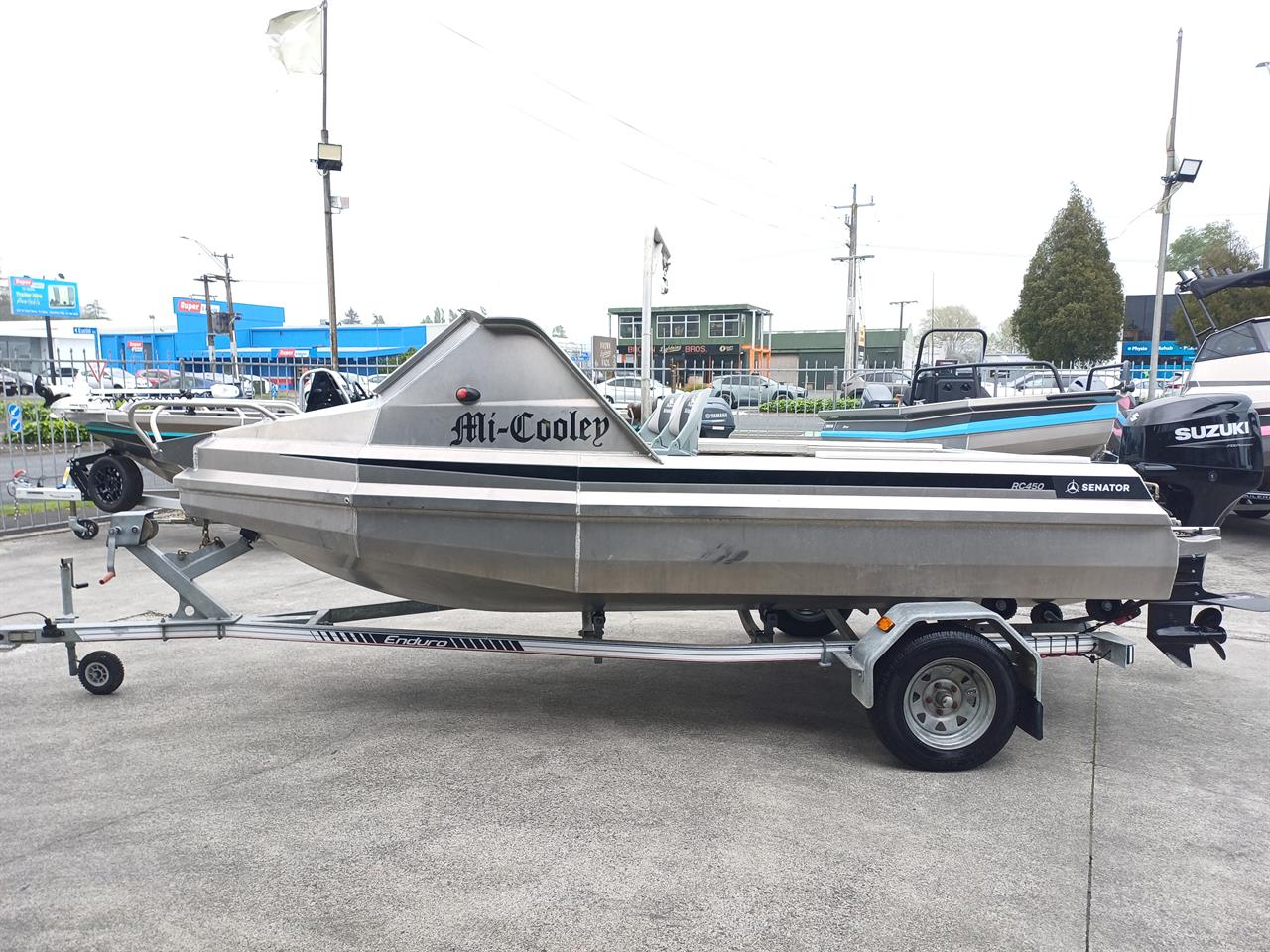 2022 Senator RC450