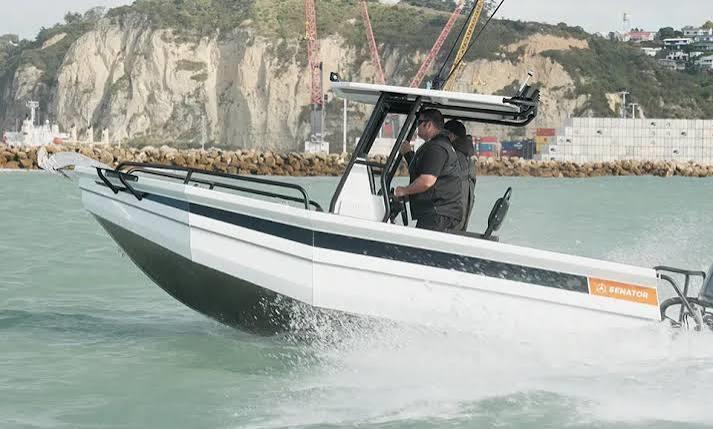 2026 Senator 570 Centre Console