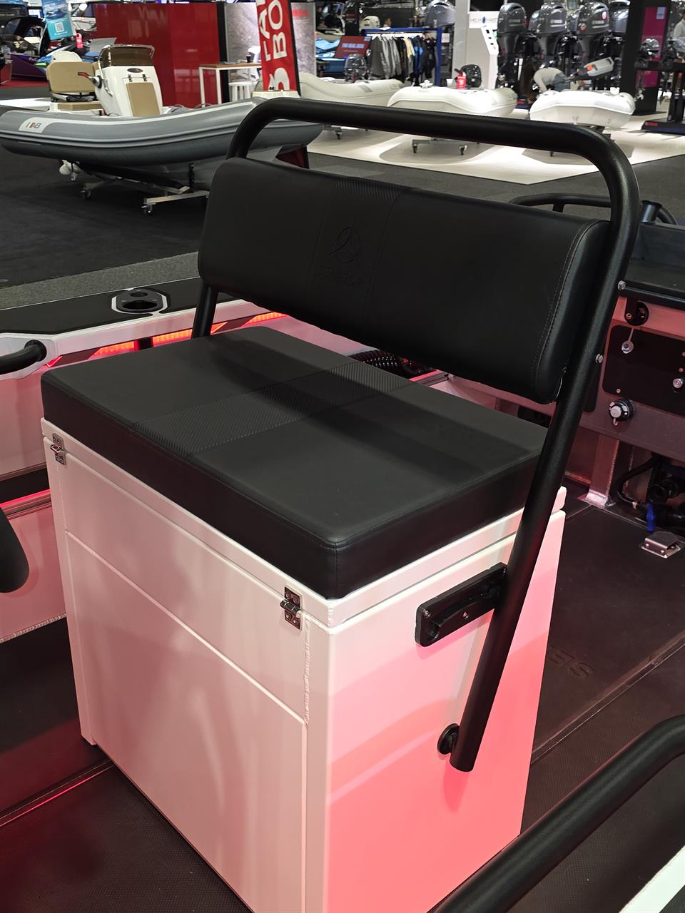 2026 Senator 570 Centre Console