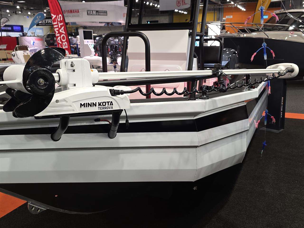 2026 Senator 570 Centre Console