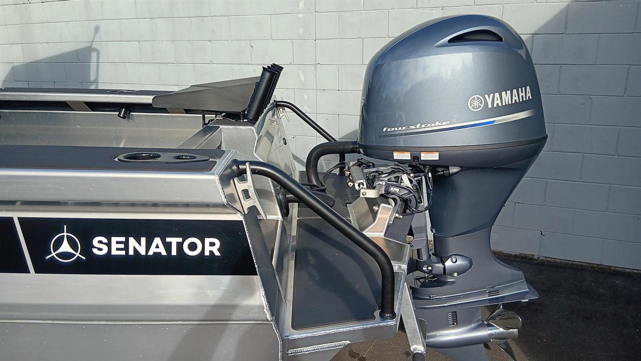 2025 Senator 550