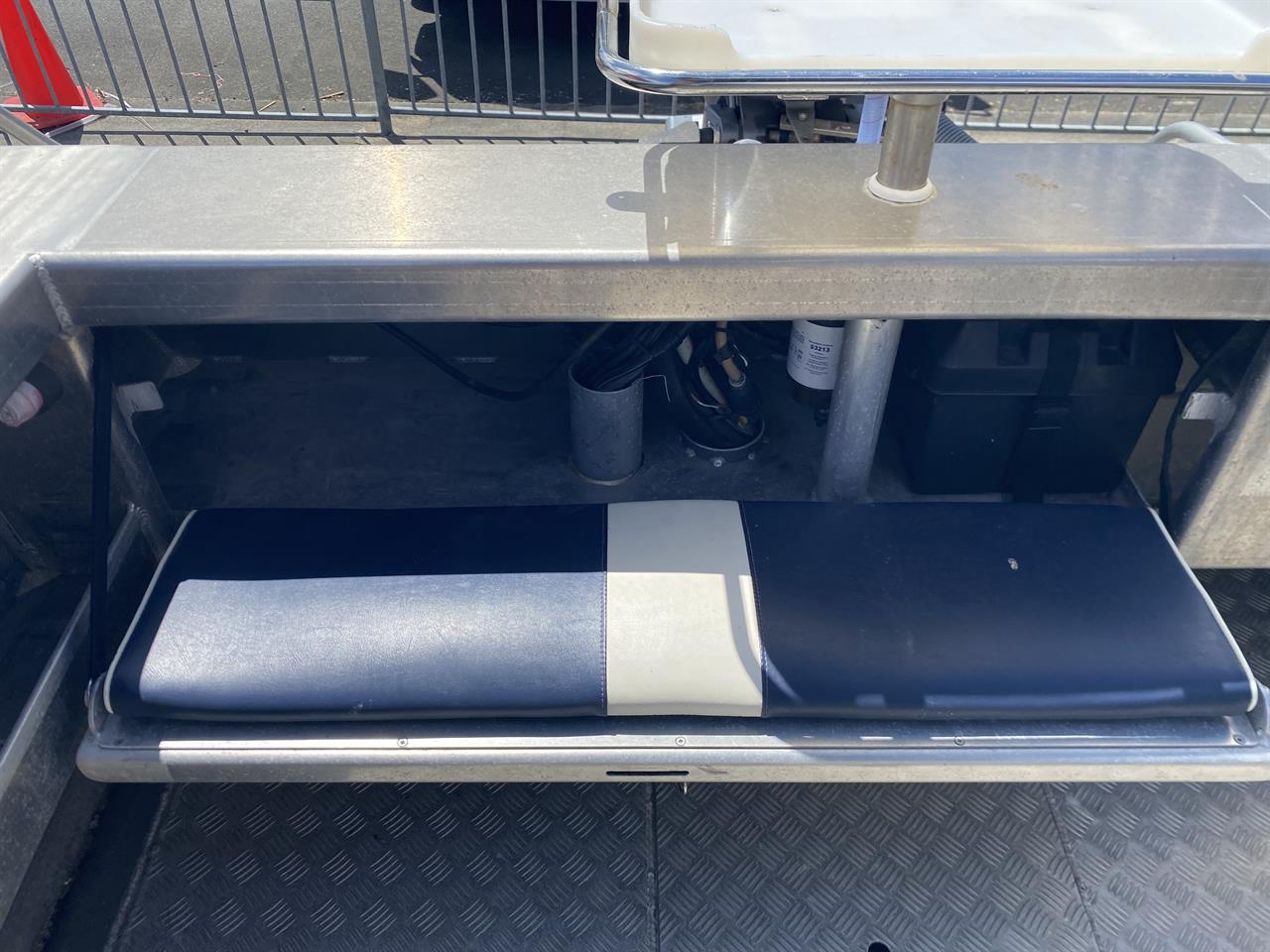 2011 Everyman 595 Centre Console