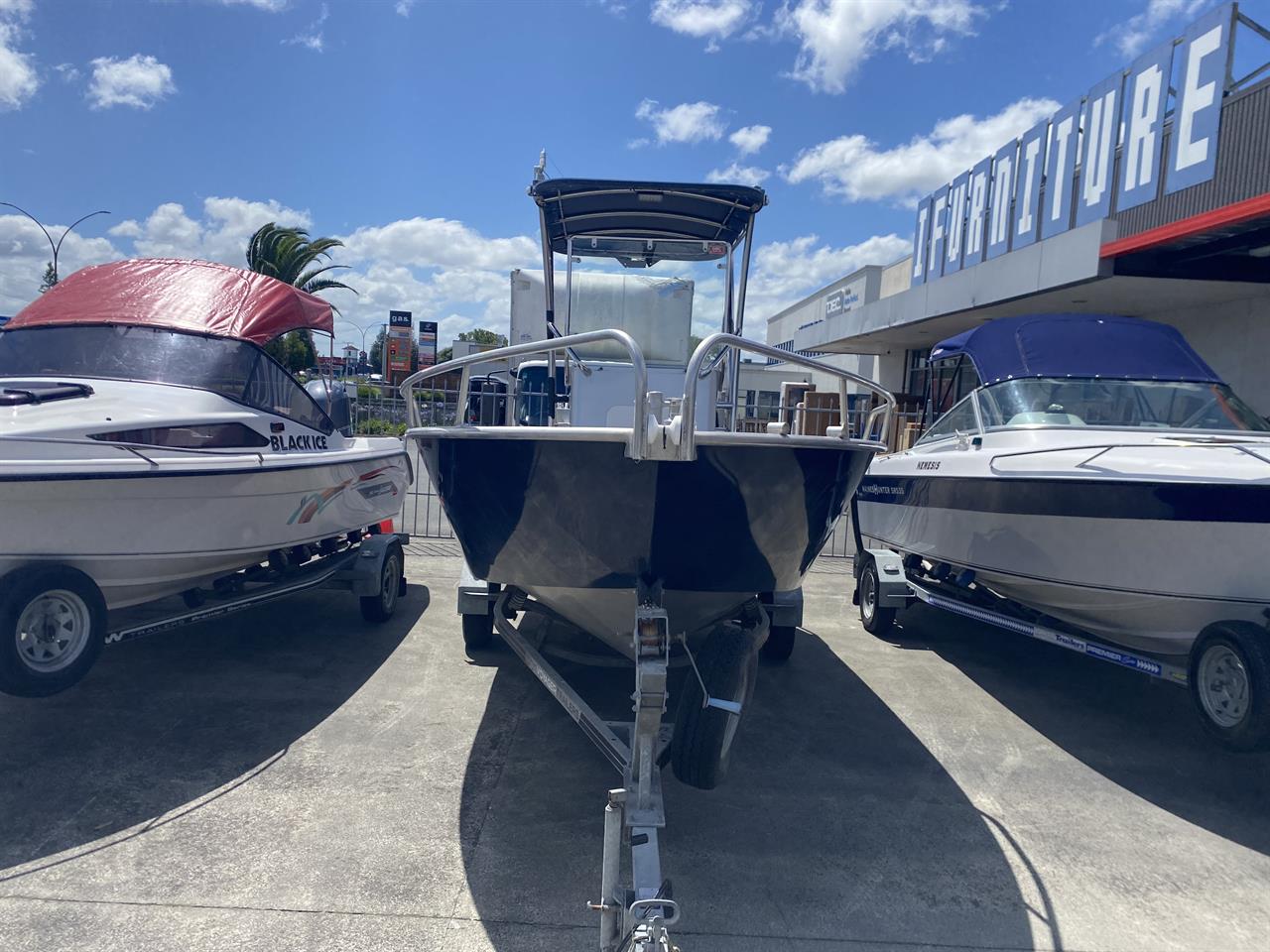 2011 Everyman 595 Centre Console