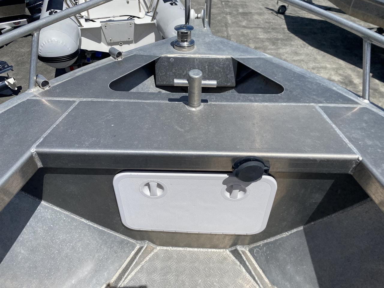 2011 Everyman 595 Centre Console