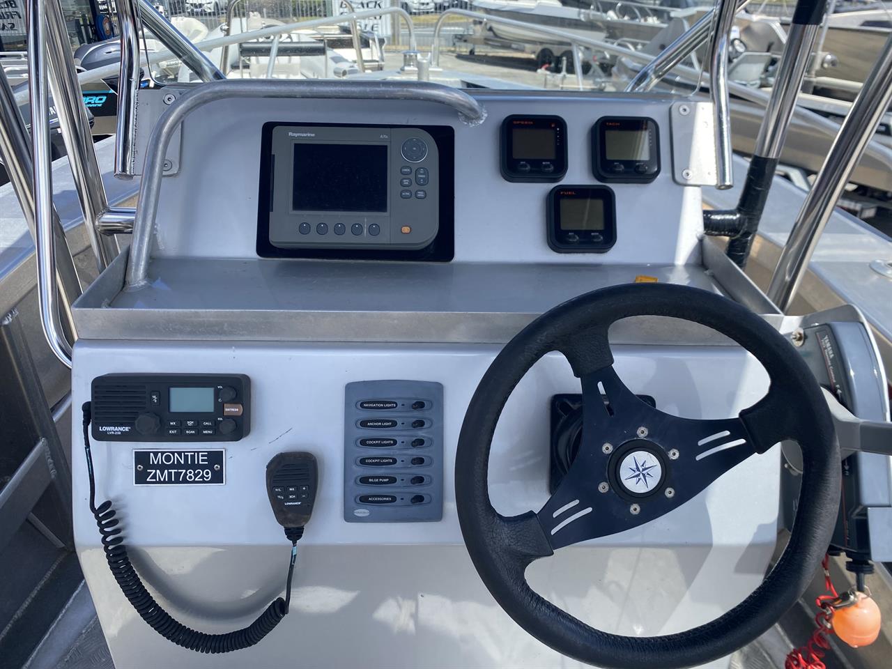 2011 Everyman 595 Centre Console