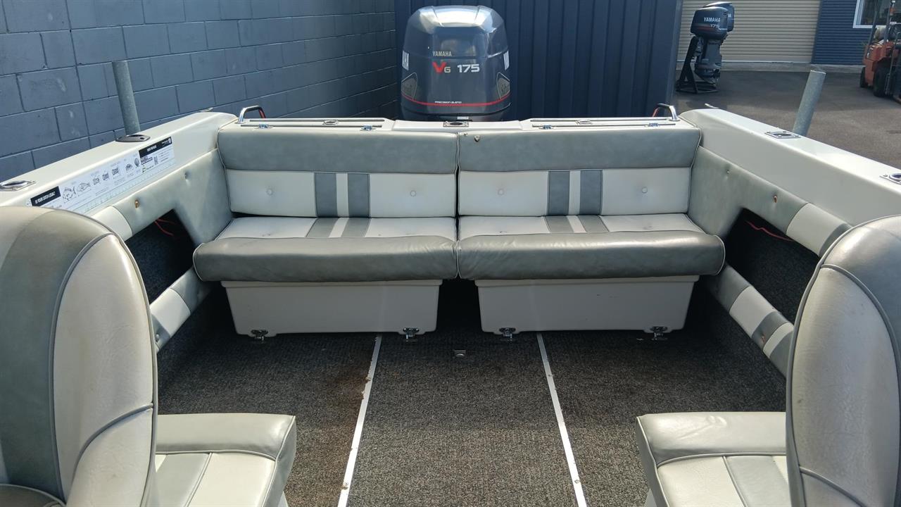2000 Buccaneer 560