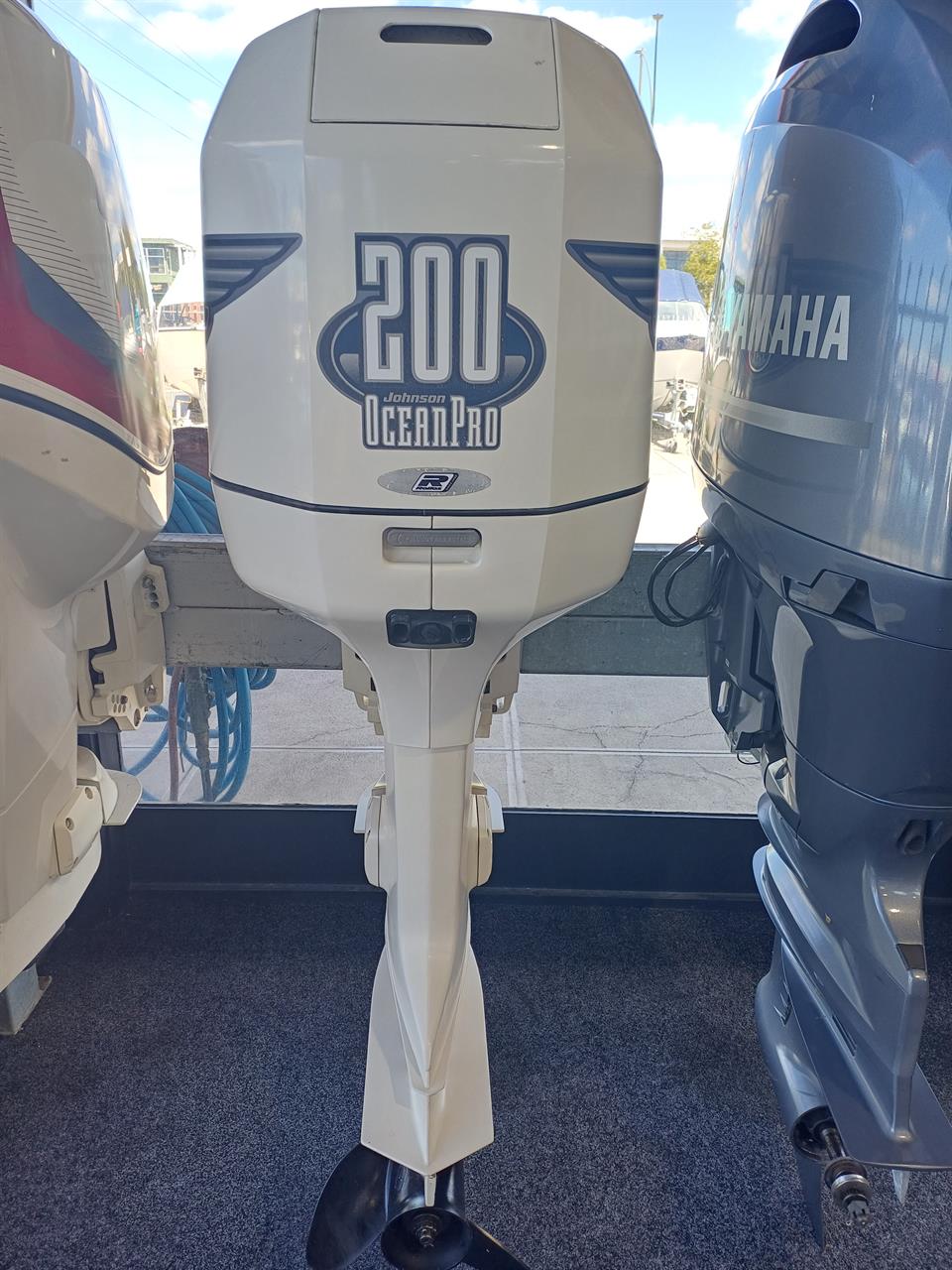 2000 Johnson 200hp